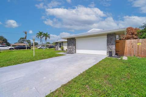 1911 SE Dock Street, Port St. Lucie FL - photo 6 of 37