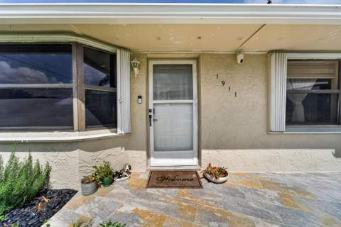 1911 SE Dock Street, Port St. Lucie FL - photo 10 of 37