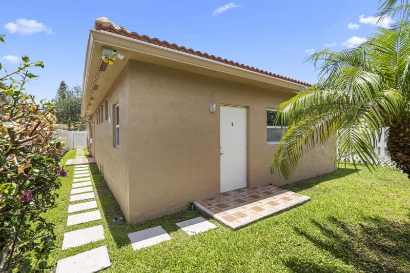 6 bedroom Single Family Residence at 907 Stanton Drive, North Lakes, Weston — photo 3