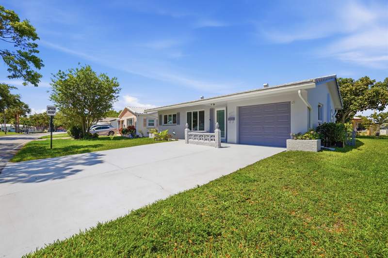 2 bedroom Single Family Residence at 5711 NW 84th Terrace, Mainlands Of Tamarac Lakes, Tamarac — photo 2