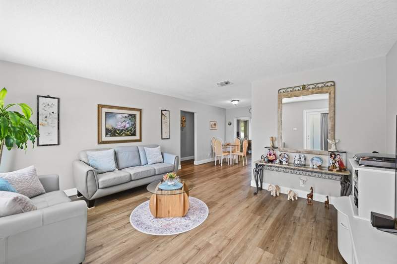 2 bedroom Single Family Residence at 5711 NW 84th Terrace, Mainlands Of Tamarac Lakes, Tamarac — photo 3