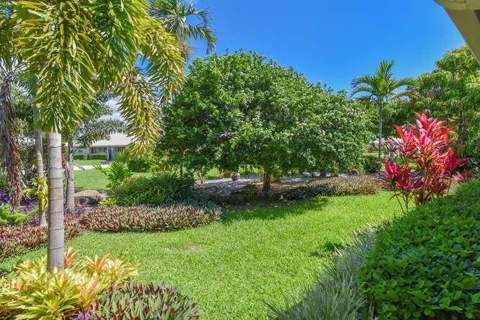 437 French Royale Circle, Atlantis FL - photo 10 of 40