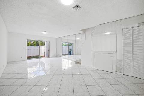 8207 Fairway Road #8207, Sunrise FL - photo 9 of 34