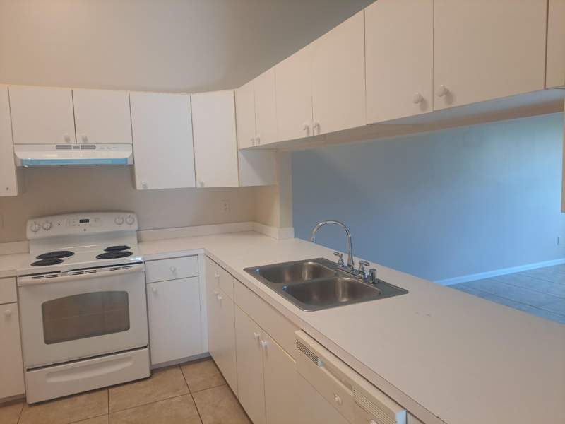 2 bedroom Townhouse at 2838 Stoneway Lane, Stones Throw Townhomes, Fort Pierce — photo 4