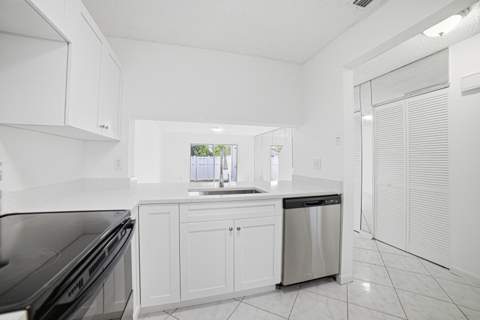 8207 Fairway Road #8207, Sunrise FL - photo 7 of 34