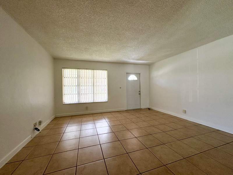 2 bedroom Single Family Residence at 4603 NW 49th Street, Mainlands Of Tamarac Lakes, Tamarac — photo 5