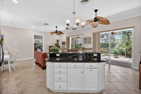 7982 SE Hempstead Circle, Hobe Sound FL - photo 16 of 58