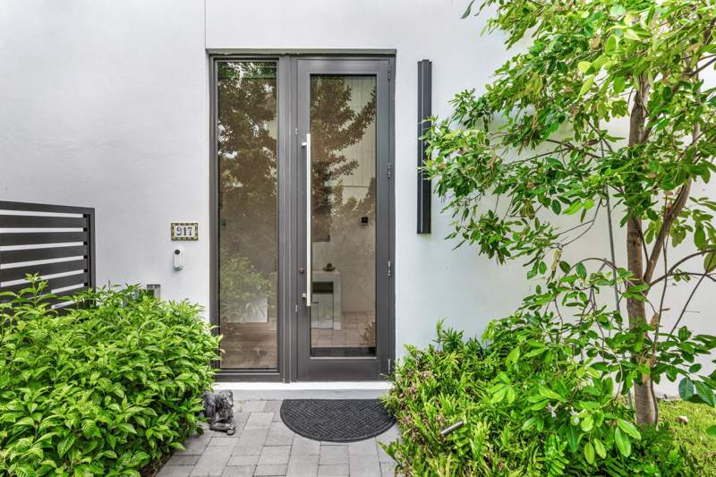 3 bedroom Townhouse at 917 NE 8th Avenue, Stamm 917 NE 8th Avenue, Delray Beach — photo 2