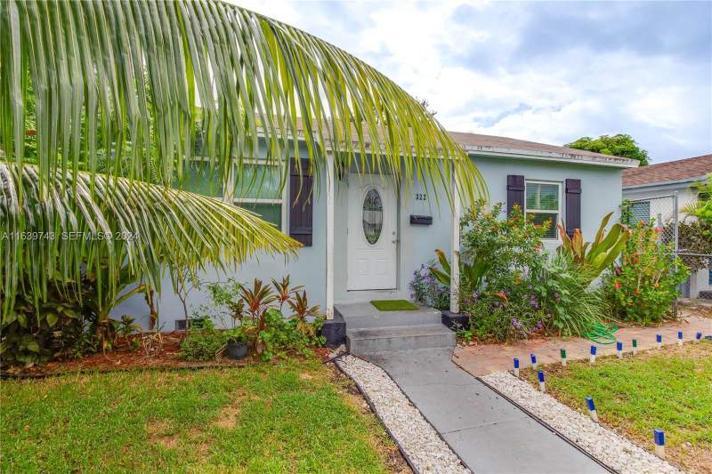 3 bedroom Single Family Residence at 322 N C Street, Lake Worth Town Of, Lake Worth Beach — photo 3