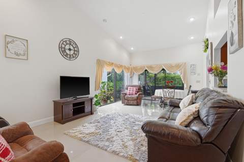 7040 Golf Pointe Circle, Tamarac FL - photo 17 of 45