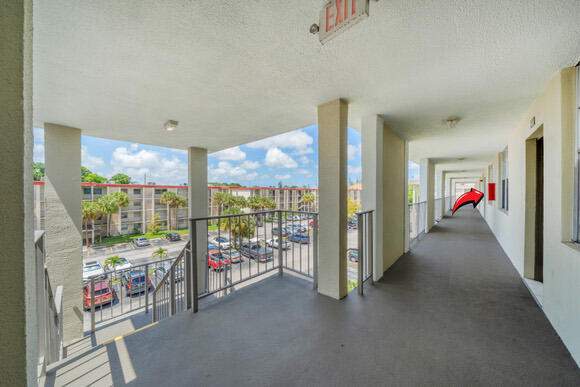2 bedroom Condominium at 2998 NW 48th Terrace #434, Cypress Chase Condo No 1, Lauderdale Lakes — photo 3