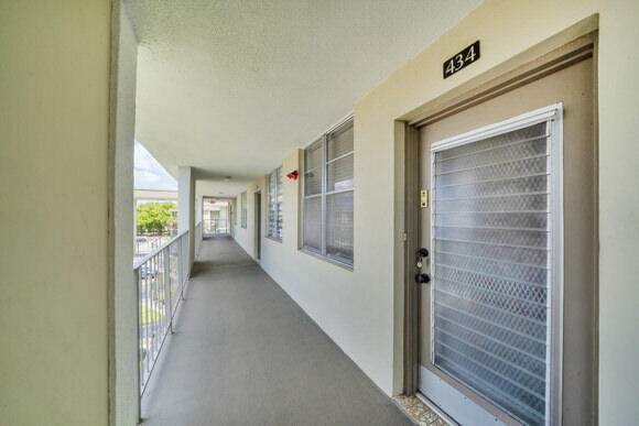 2 bedroom Condominium at 2998 NW 48th Terrace #434, Cypress Chase Condo No 1, Lauderdale Lakes — photo 4