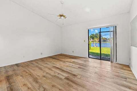 5537 Parkwalk Circle, Boynton Beach FL - photo 10 of 27