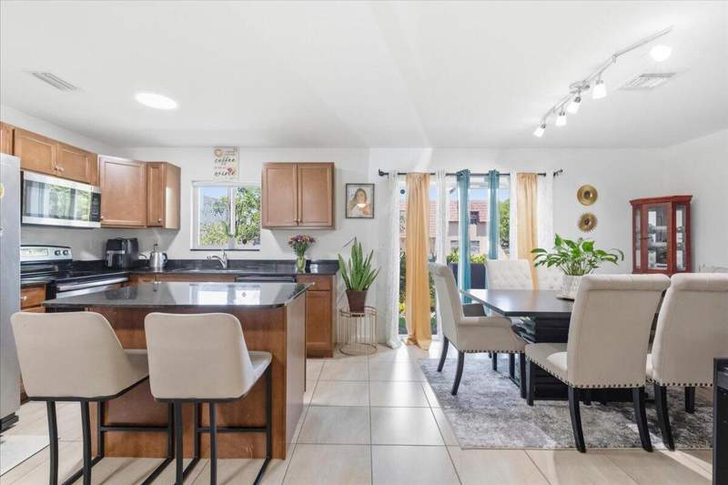 3 bedroom Townhouse at 1340 SW 53rd Avenue, Hickory Place, North Lauderdale — photo 3