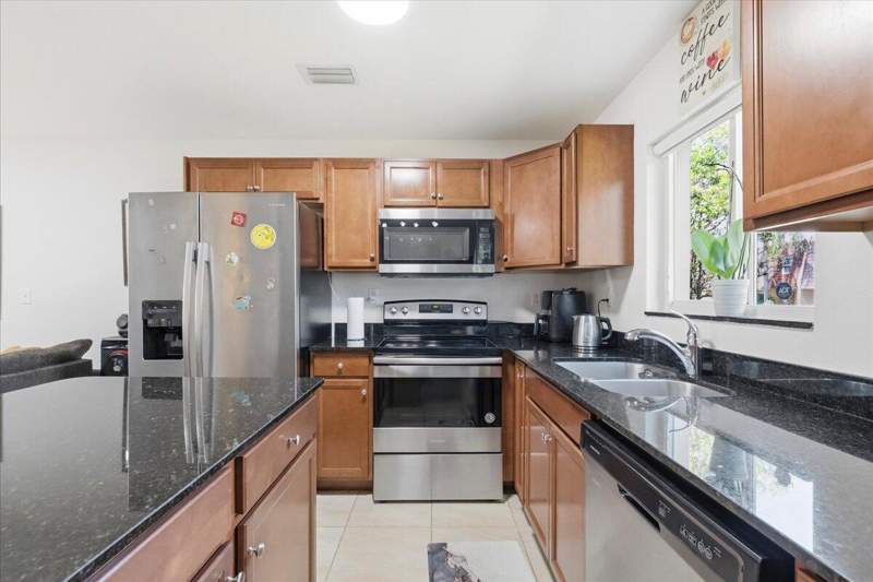 3 bedroom Townhouse at 1340 SW 53rd Avenue, Hickory Place, North Lauderdale — photo 4