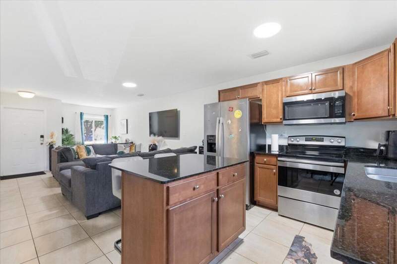 3 bedroom Townhouse at 1340 SW 53rd Avenue, Hickory Place, North Lauderdale — photo 5