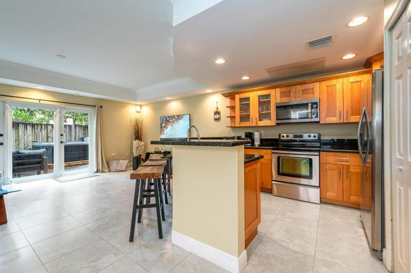 5 bedroom Townhouse at 1721 SW 23rd Street #1721, Osceola Park, Fort Lauderdale — photo 4