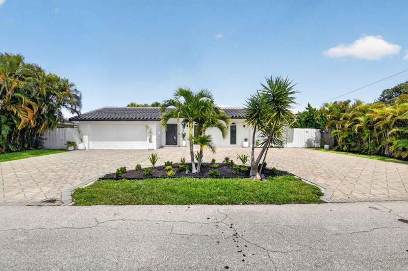4 bedroom Single Family Residence at 876 NW 6th Avenue, Conference Lake Estates, Boca Raton — photo 3