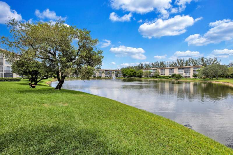 2 bedroom Condominium at 1902 Bermuda Circle #L2, Bermuda Village B Condo, Coconut Creek — photo 2