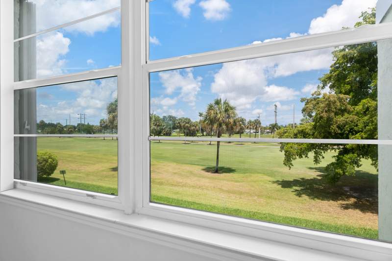 2 bedroom Condominium at 7350 NW 18th Street #207, Palm Springs 3 Condo building 36, Margate — photo 5