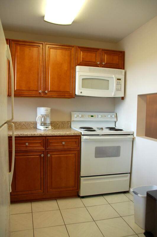 1 bedroom Condominium at 2881 N Pine Island Road, Sunrise Lakes 65 Condo, Sunrise — photo 4
