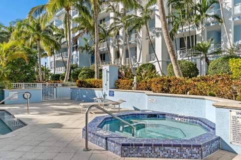 701 SE 21st Avenue #304, Deerfield Beach FL - photo 23 of 32