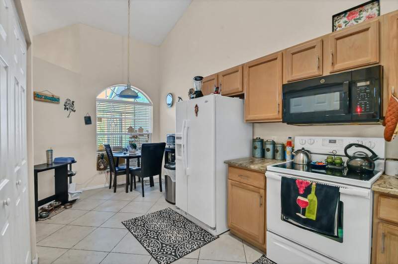 2 bedroom Villa at 8072 Key West Lane, Aberdeen, Boynton Beach — photo 4