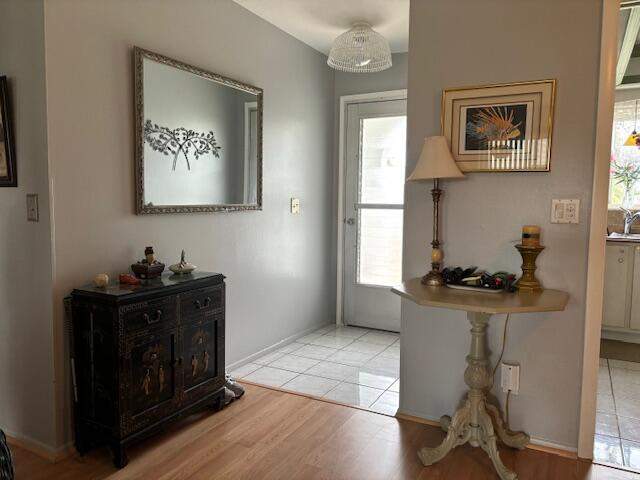 2 bedroom Villa at 2936 Crosley Drive #G, Cresthaven Villas No 17 Cond Decl In, West Palm Beach — photo 3