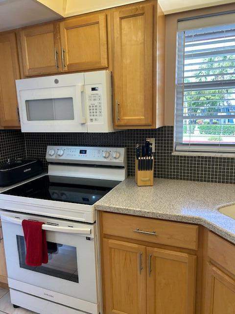 1903 SW Palm City Road #2, Stuart FL - photo 14 of 28