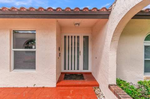 895 NW 110th Lane, Coral Springs FL - photo 7 of 37