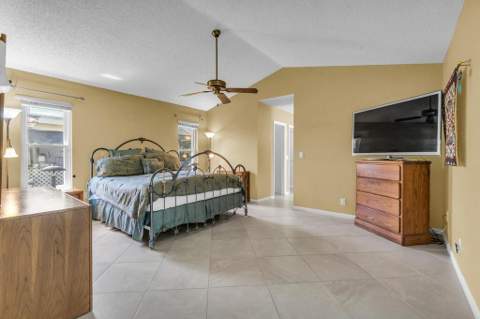 895 NW 110th Lane, Coral Springs FL - photo 19 of 37