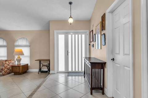 895 NW 110th Lane, Coral Springs FL - photo 9 of 37