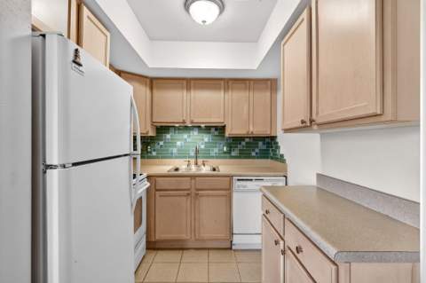 2929 SE Ocean Boulevard #M4, Stuart FL - photo 11 of 40