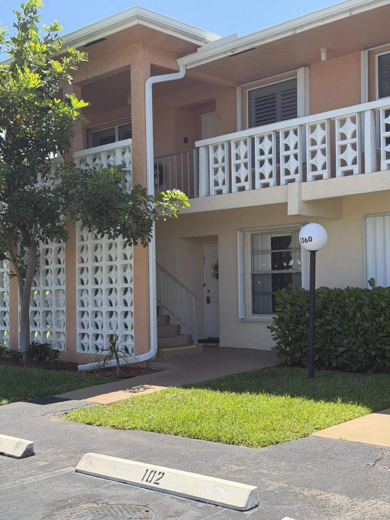 2 bedroom Condominium at 1360 NW 19th Terrace #101, Pines Of Delray North Condo, Delray Beach — photo 2