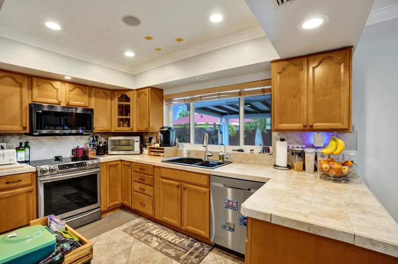 4 bedroom Single Family Residence at 10501 NW 20th Court ##10501, Millers Sunrise Estates Sec 1, Sunrise — photo 3