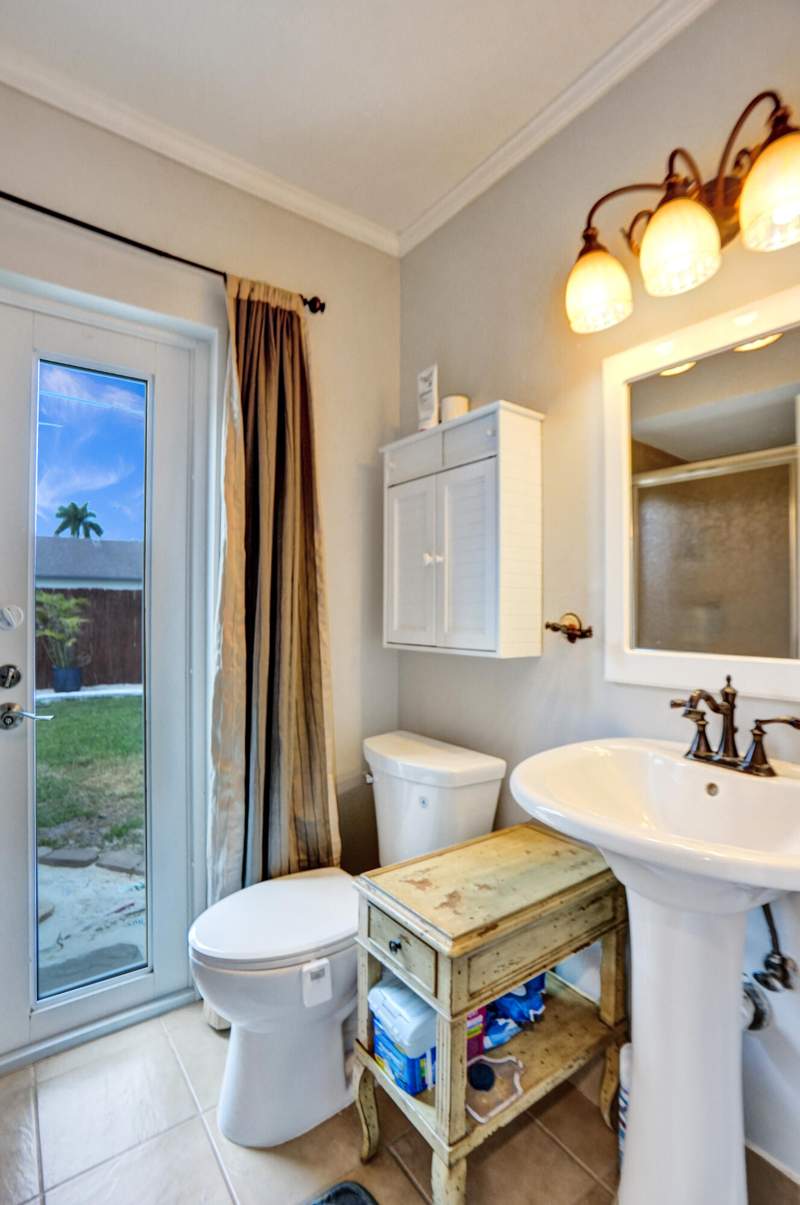 4 bedroom Single Family Residence at 10501 NW 20th Court ##10501, Millers Sunrise Estates Sec 1, Sunrise — photo 5