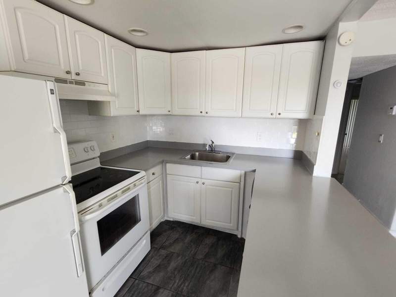 2 bedroom Condominium at 100 Village Green Circle #B212, Village Green, Palm Springs — photo 4