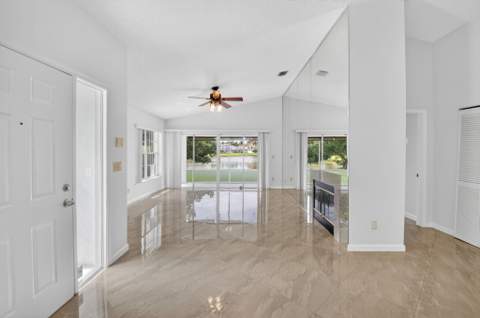 6413 Lansdowne Circle, Boynton Beach FL - photo 7 of 52