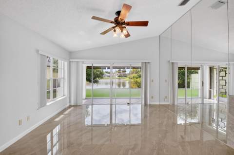 6413 Lansdowne Circle, Boynton Beach FL - photo 9 of 52