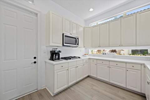 956 Mill Creek Drive, Palm Beach Gardens FL - photo 8 of 62