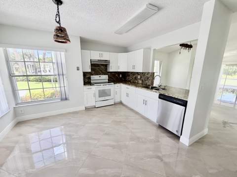 6413 Lansdowne Circle, Boynton Beach FL - photo 19 of 52