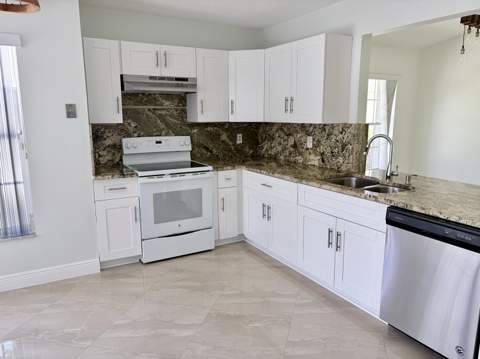 6413 Lansdowne Circle, Boynton Beach FL - photo 21 of 52