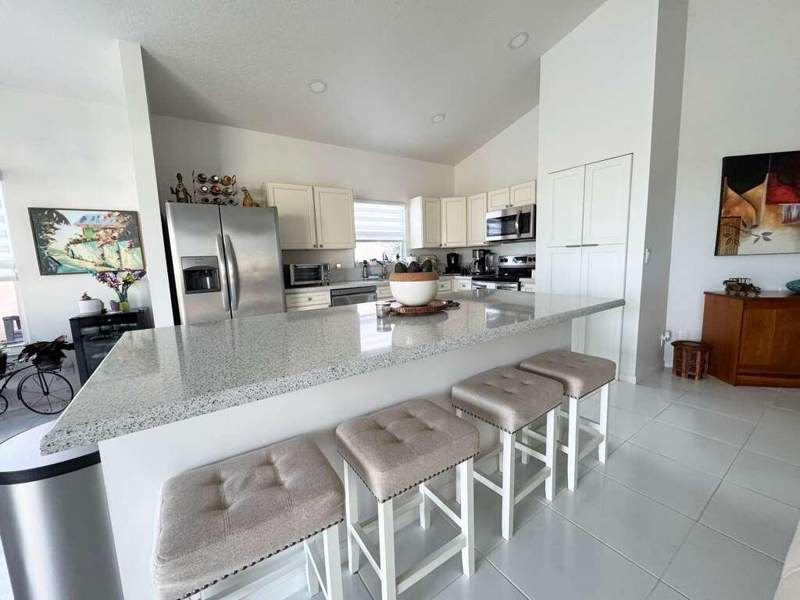 3 bedroom Single Family Residence at 109 Derby Lane, Saratoga At Royal Palm 5, Royal Palm Beach — photo 2