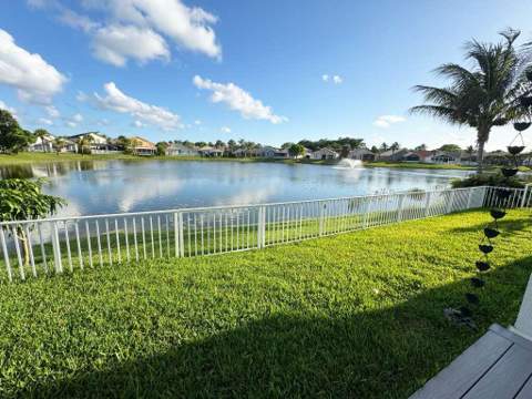 109 Derby Lane, Royal Palm Beach FL - photo 16 of 17
