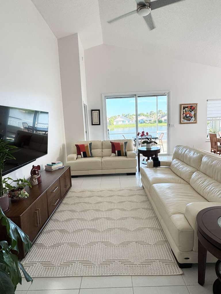 3 bedroom Single Family Residence at 109 Derby Lane, Saratoga At Royal Palm 5, Royal Palm Beach — photo 3