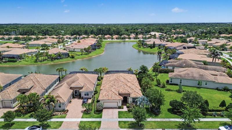 3 bedroom Single Family Residence at 21833 SW Tivolo Way, Verano Pud No. 1 Plat No. 17, Port St. Lucie — photo 4