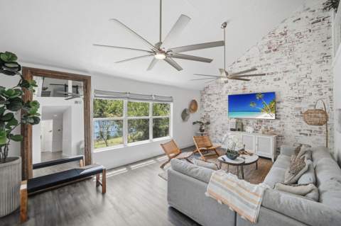4700 Regina Drive, Fort Pierce FL - photo 17 of 70