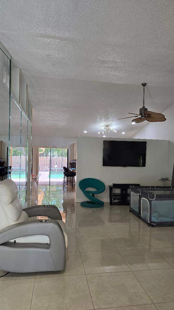 4 bedroom Single Family Residence at 2499 NW 92nd Avenue, Coral Springs University Drive, Coral Springs — photo 5