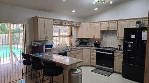 2499 NW 92nd Avenue, Coral Springs FL - photo 9 of 23