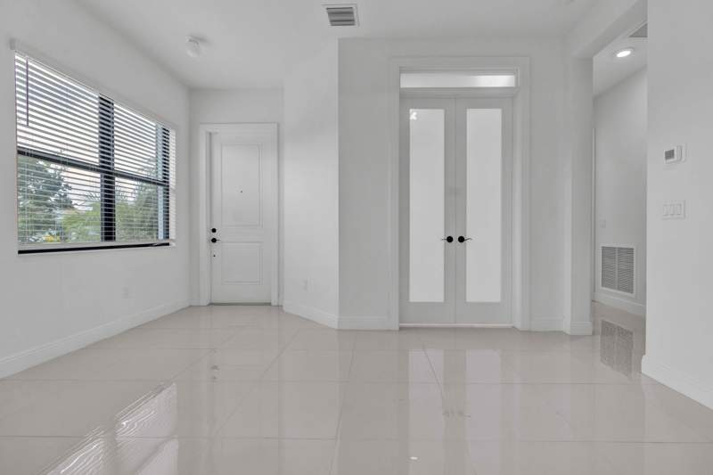 3 bedroom Single Family Residence at 5501 Santa Rosa Lane, Cresswind Palm Beach, Westlake — photo 3